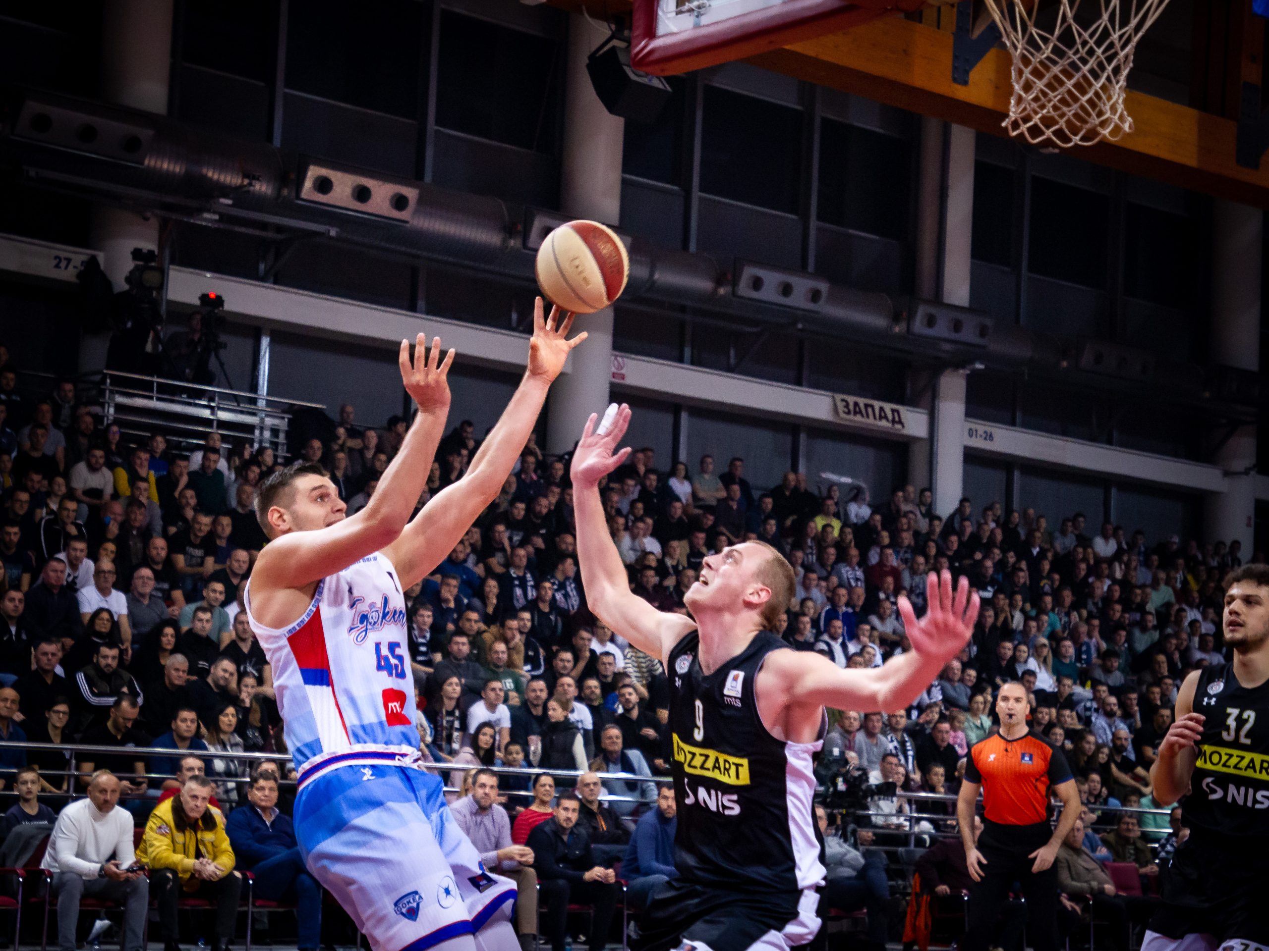 Struka se oglašava: Partizan zapalio mrežice u Laktašima!