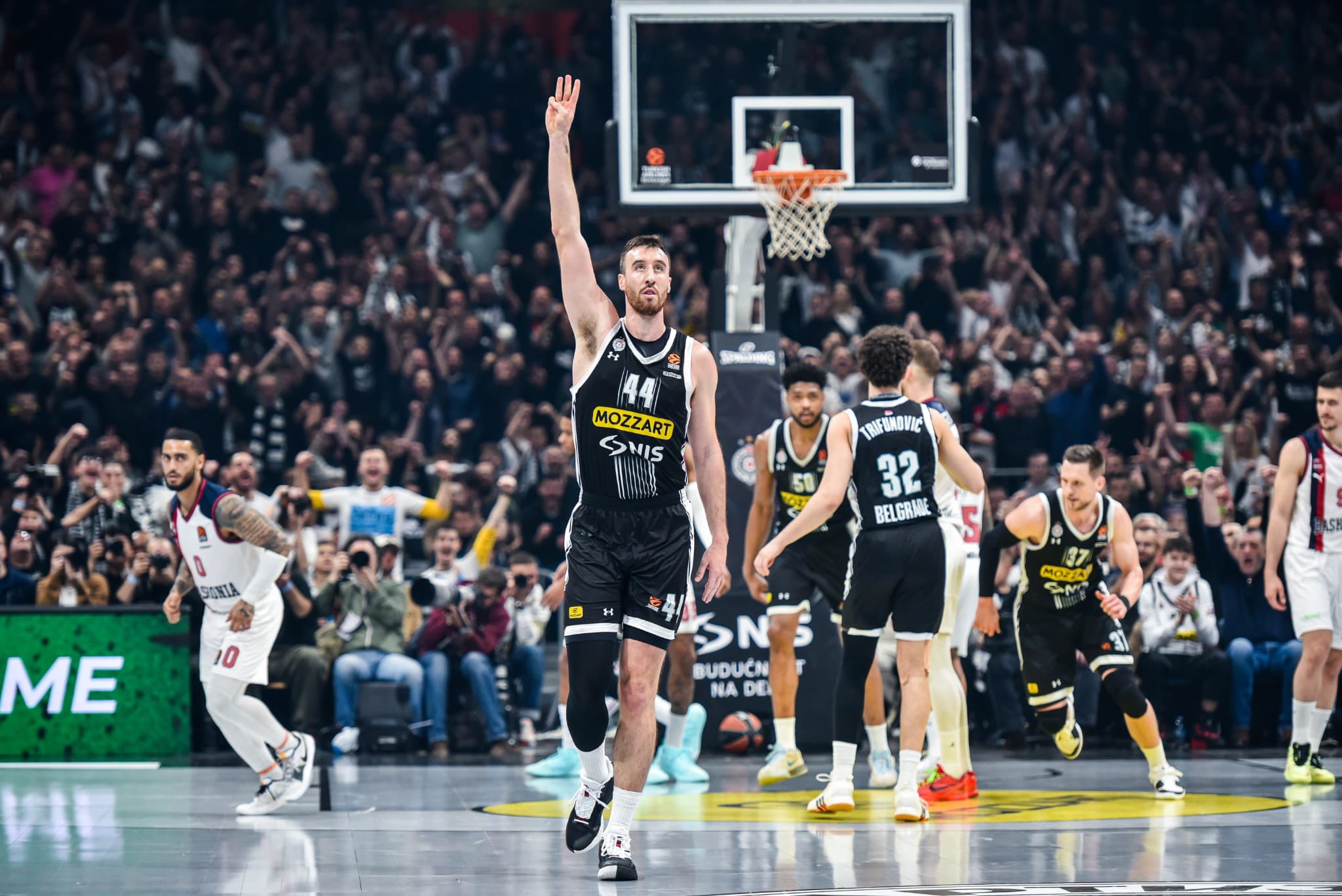 Partizan odbio finalni nalet Baskonije za bitnu pobedu