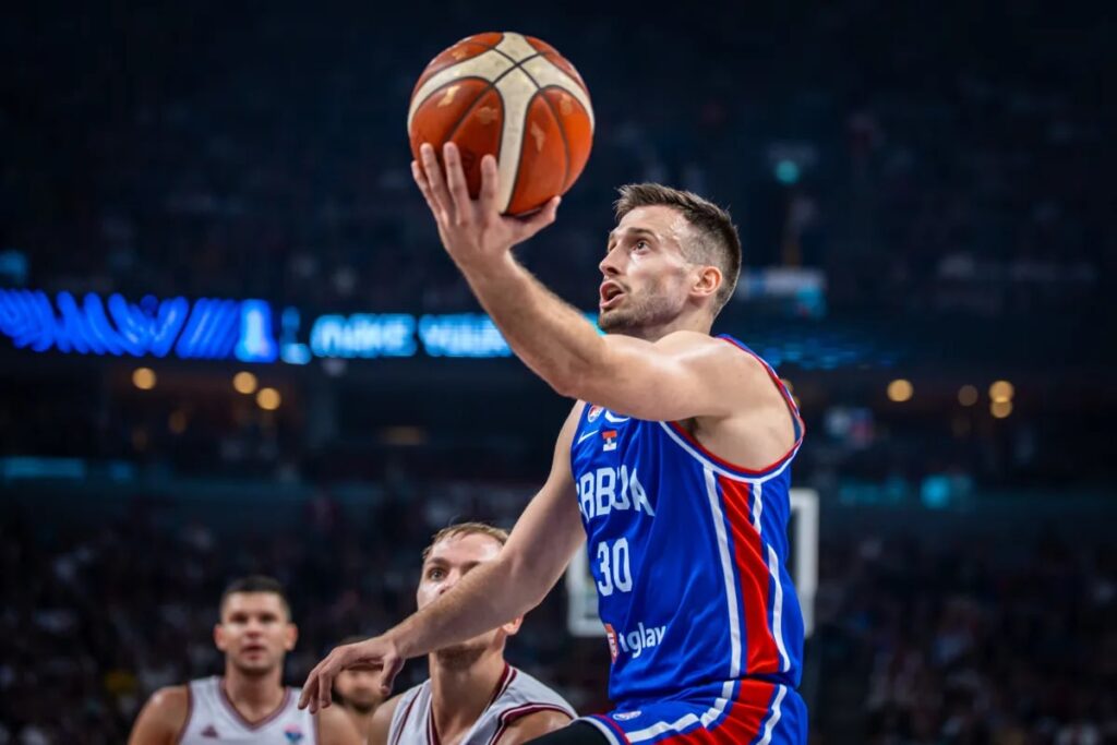 Aleksa Avramović going for layup against Latvia, August 30th 2025, EuroBasket