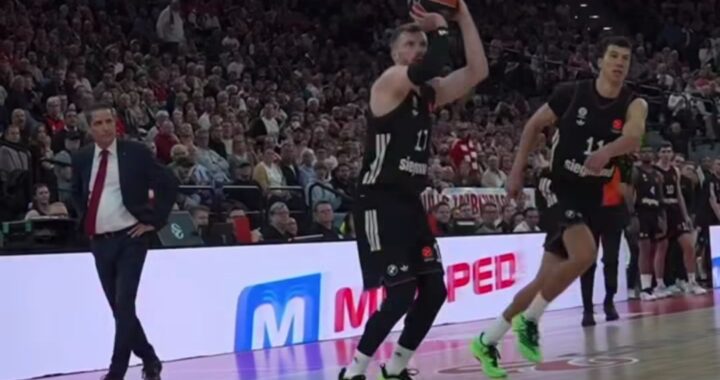 KK Bajern Minhen protiv KK Crvena zvezda - Endi Obst šutira za tri poena, 2.10.2025.