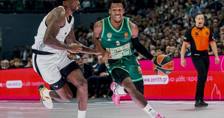 Košarkaš KK Partizan Šejk Milton u duelu sa košarkašem Panatinaikosa, Ti Džej Šorts