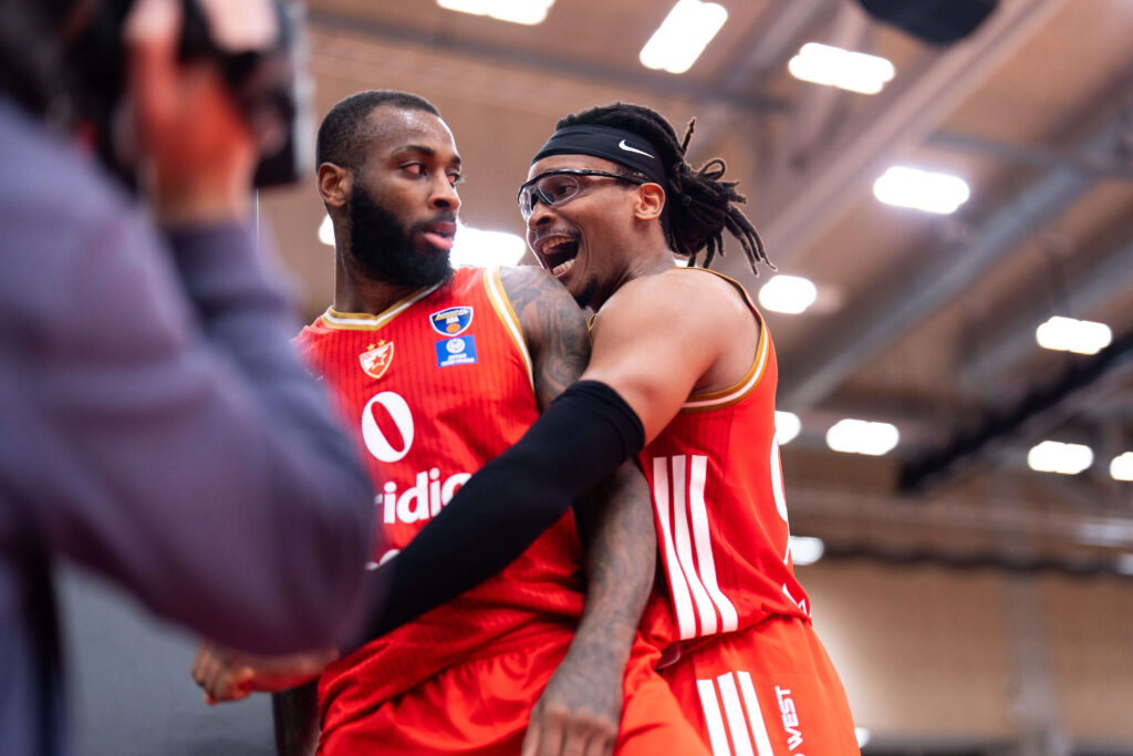 Kodi Miler Mekintajer i Čima Moneke