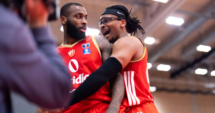 Kodi Miler Mekintajer i Čima Moneke