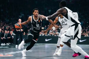 Sterling Braun u prodoru ka košu