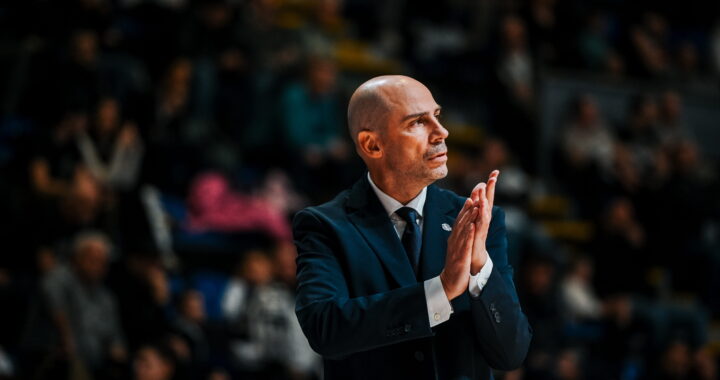 Trener KK Partizan Đoan Penjaroja na meču sa KK Igokea u okviru ABA lige