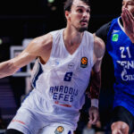 Efes ispisao istoriju u Moskvi: Džejms doneo trofej, Pokuševski odličan u porazu Lokomotive